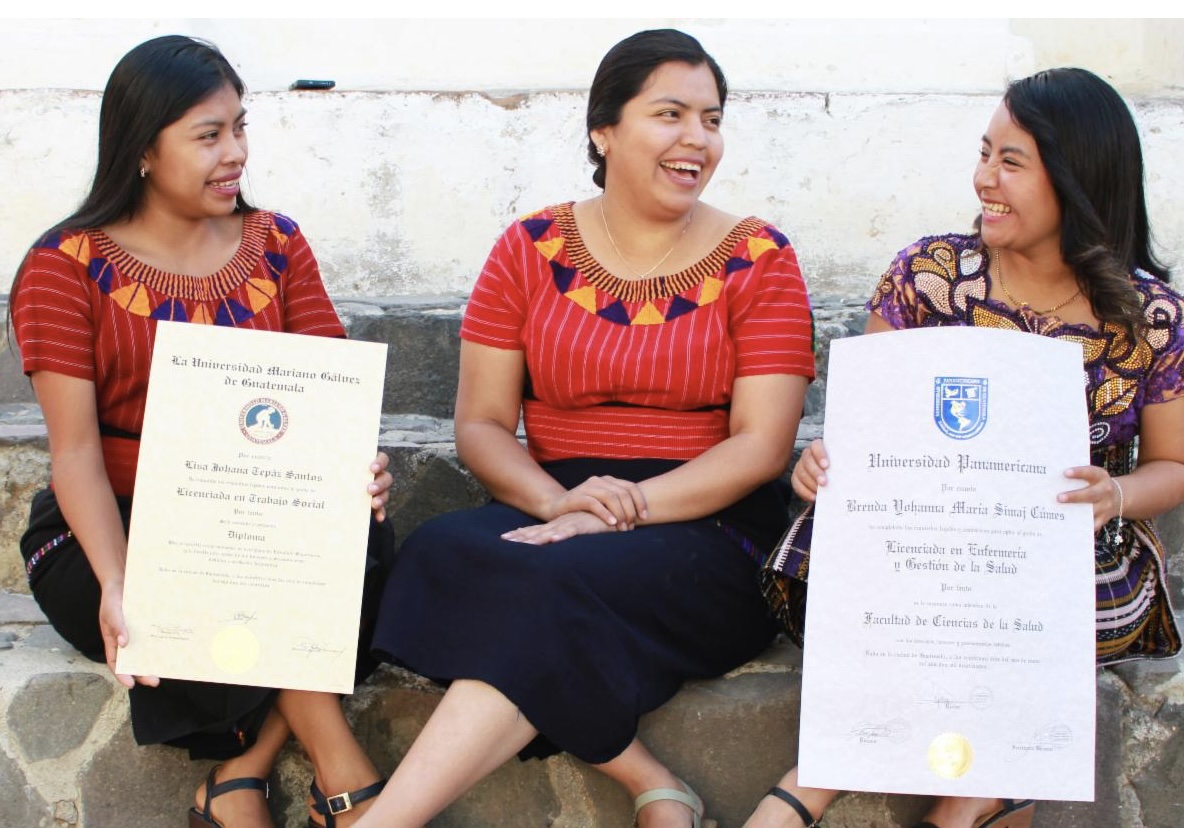 Amigos 3 graduates